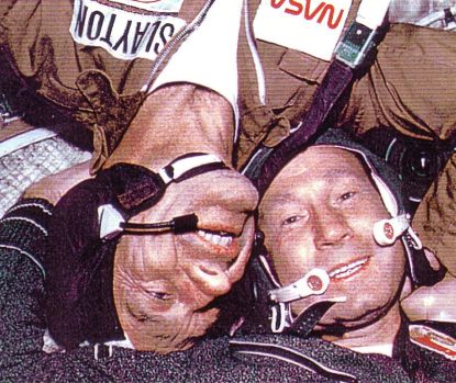 http://worldmeets.us/images/Apollo-Soyuz-astronaut-cosmonaut_pic.jpg