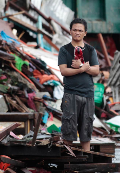 http://worldmeets.us/images/Haiyan-incredulous-man_pic.png