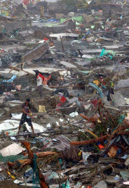 http://worldmeets.us/images/Haiyan-town-lain-waste_pic.png