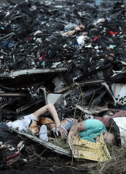 http://worldmeets.us/images/MH17-corpses_pic.jpg