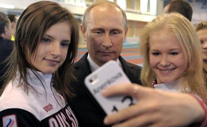 http://worldmeets.us/images/Putin-Sochi-grand-Prix_pic.jpg