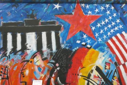 http://worldmeets.us/images/berlin-wall-us-flag_painting.jpg