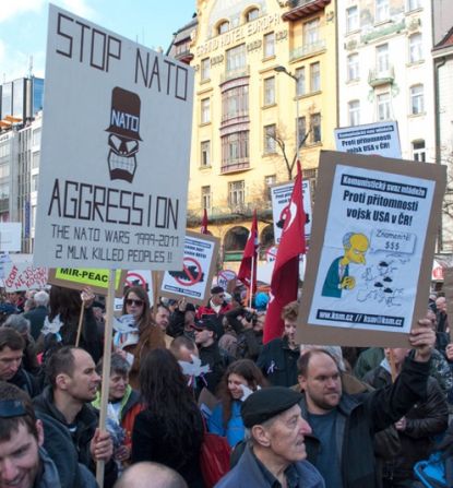 http://worldmeets.us/images/dragoon-march-Czech-protest.jpg