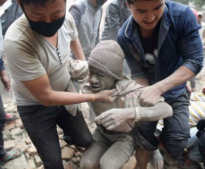 http://worldmeets.us/images/nepal-quake-man-ash_pic.jpg