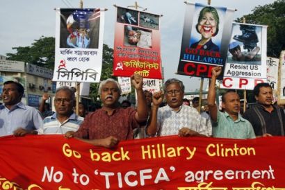 http://www.worldmeets.us/images/protest.hillary.bangladesh_pic.jpg